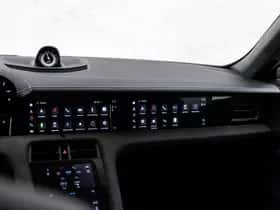 Porsche Taycan (2024) thumbnail 25