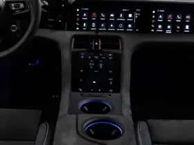 Porsche Taycan (2024) thumbnail 26