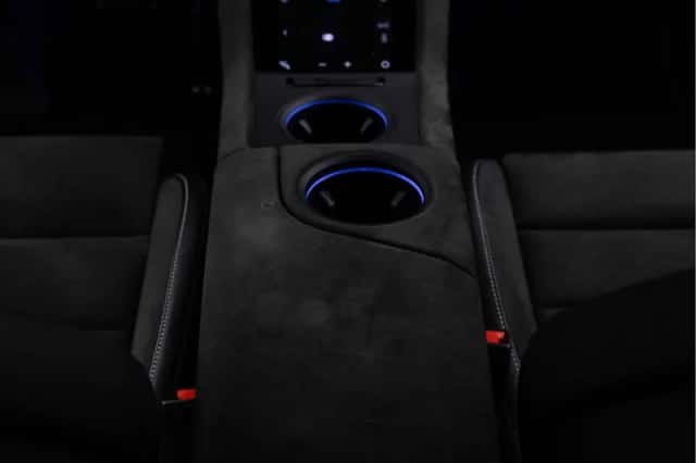 Porsche Taycan (2024) thumbnail 27