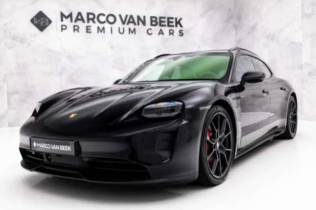 Porsche Taycan (2024) thumbnail 4