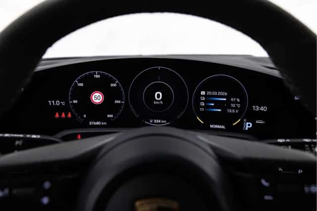 Porsche Taycan (2024) thumbnail 32