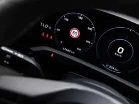 Porsche Taycan (2024) thumbnail 33