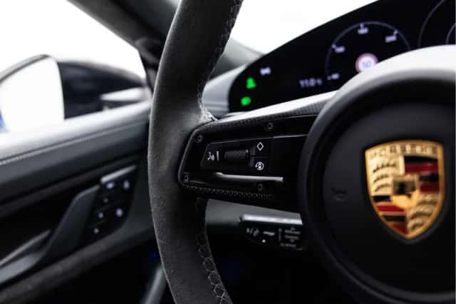 Porsche Taycan (2024) thumbnail 34