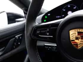 Porsche Taycan (2024) thumbnail 34