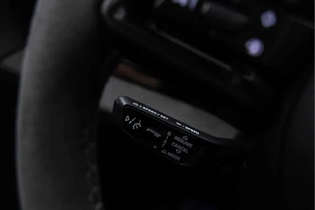 Porsche Taycan (2024) thumbnail 37
