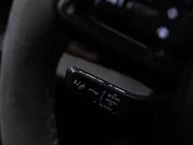 Porsche Taycan (2024) thumbnail 37