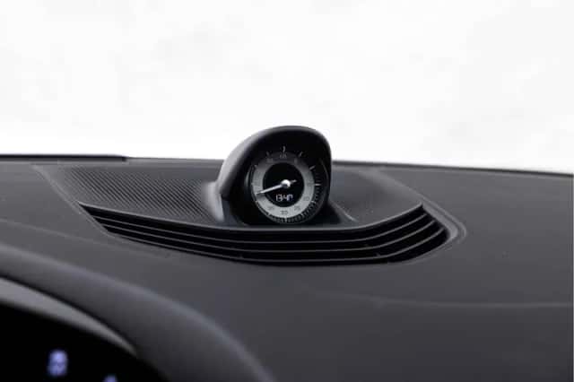 Porsche Taycan (2024) thumbnail 38