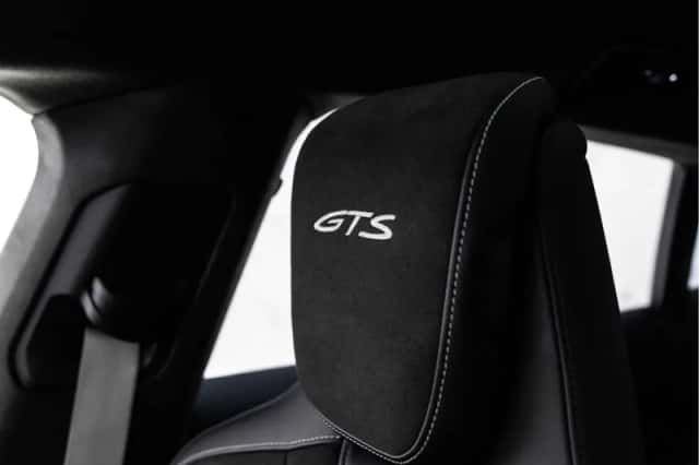 Porsche Taycan (2024) thumbnail 53