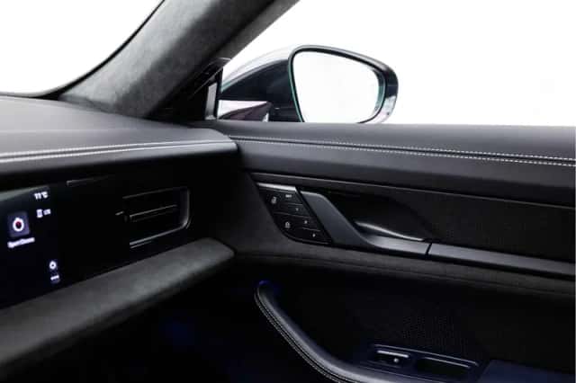 Porsche Taycan (2024) thumbnail 54