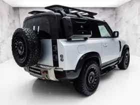 Land Rover Defender (2021) thumbnail 2