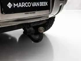 Land Rover Defender (2021) thumbnail 18