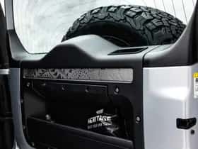 Land Rover Defender (2021) thumbnail 19