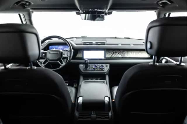 Land Rover Defender (2021) thumbnail 24