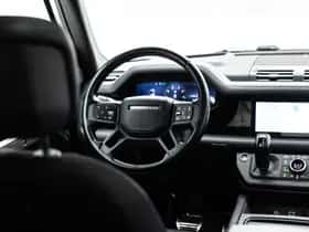 Land Rover Defender (2021) thumbnail 25