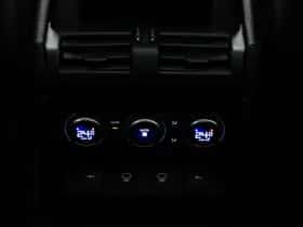 Land Rover Defender (2021) thumbnail 26