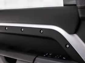 Land Rover Defender (2021) thumbnail 27