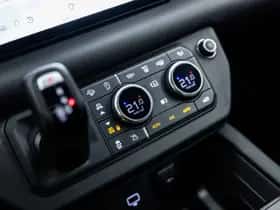 Land Rover Defender (2021) thumbnail 34