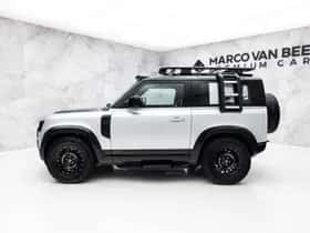 Land Rover Defender (2021) thumbnail 5