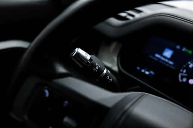 Land Rover Defender (2021) thumbnail 44