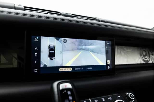 Land Rover Defender (2021) thumbnail 47