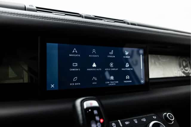 Land Rover Defender (2021) thumbnail 49