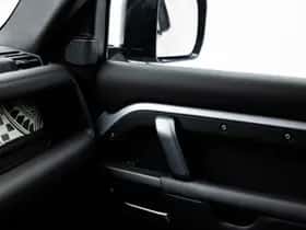 Land Rover Defender (2021) thumbnail 56