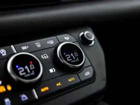Land Rover Defender (2021) thumbnail 60