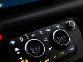 Land Rover Defender (2021) thumbnail 61