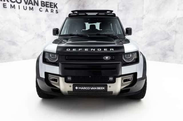 Land Rover Defender (2021) thumbnail 9