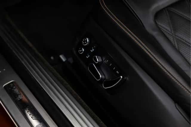 Bentley Continental GTC (2015) thumbnail 22