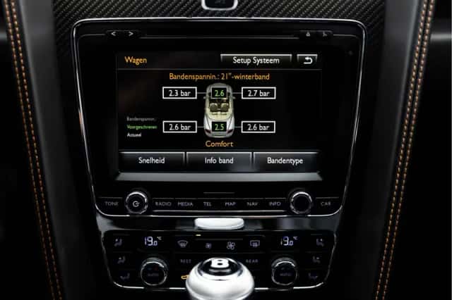 Bentley Continental GTC (2015) thumbnail 55