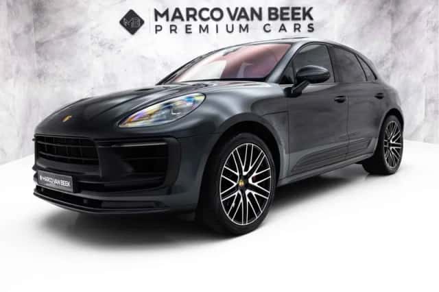 Porsche Macan (2022) thumbnail 1