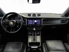 Porsche Macan (2022) thumbnail 16