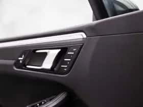 Porsche Macan (2022) thumbnail 26