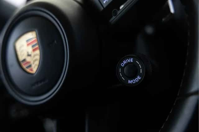 Porsche Macan (2022) thumbnail 34