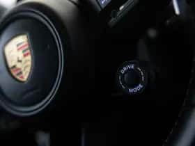 Porsche Macan (2022) thumbnail 34