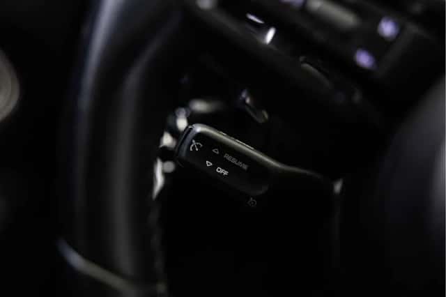 Porsche Macan (2022) thumbnail 35