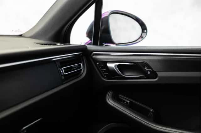 Porsche Macan (2022) thumbnail 51