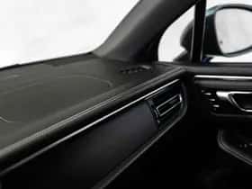 Porsche Macan (2022) thumbnail 52