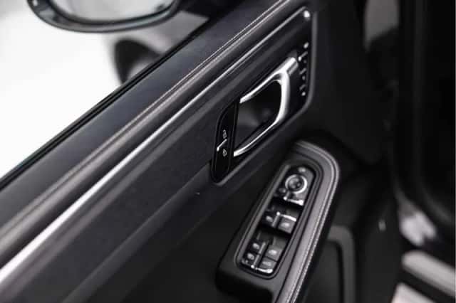 Porsche Macan (2022) thumbnail 53