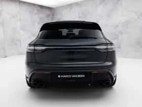 Porsche Macan (2022) thumbnail 10