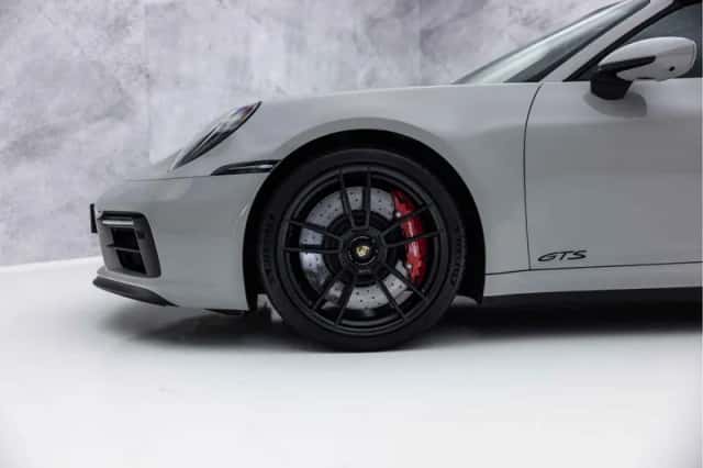 Porsche 911 (2022) thumbnail 11