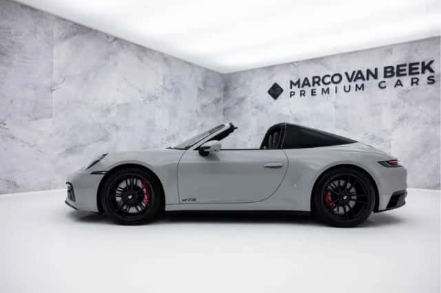 Porsche 911 (2022) thumbnail 13