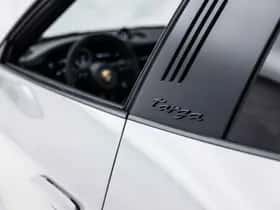 Porsche 911 (2022) thumbnail 17