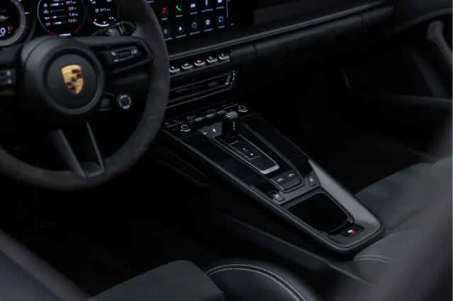 Porsche 911 (2022) thumbnail 19