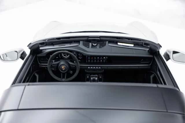 Porsche 911 (2022) thumbnail 21