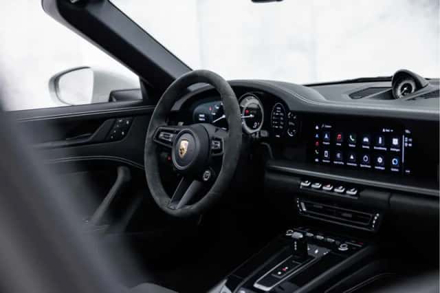 Porsche 911 (2022) thumbnail 23