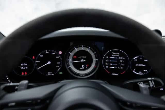 Porsche 911 (2022) thumbnail 32