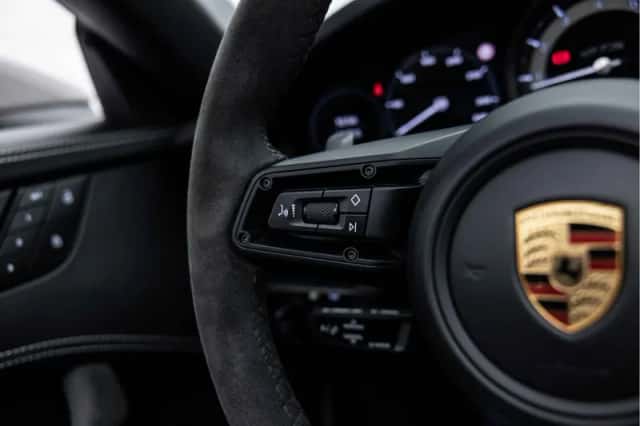 Porsche 911 (2022) thumbnail 35