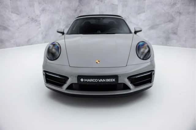 Porsche 911 (2022) thumbnail 7